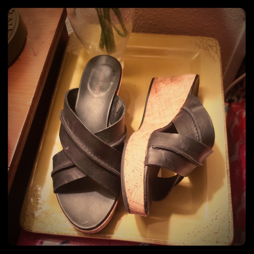 Black Wedges